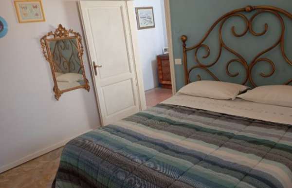 Foto Bell'appartamento ad ore pulito e riservato