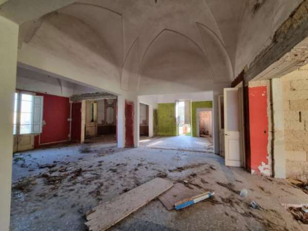 Foto Bellissima villa d'epoca a San Pietro in Lama per residenza o ristorazione