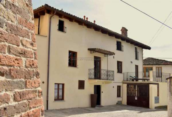 Foto Bellissimo alloggio in centro paese