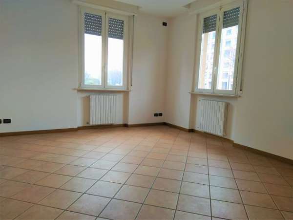 Foto Bergamo, zona Villaggio Sposi, UFFICIO di circa mq. 120