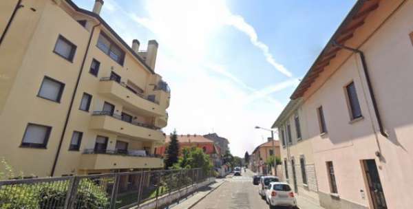Foto Bilocale a Legnano vicino stazione ferroviaria a 750 euro