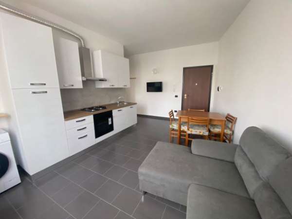 Foto BILOCALE Ampio con BALCONE - Spese COMPRESE