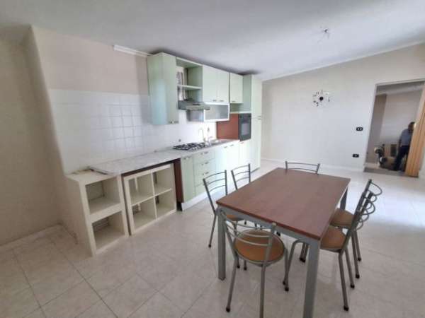 Foto BiLOCALE ARREDATO* CENTRO TAVERNANOVA CASALNUOVO NA