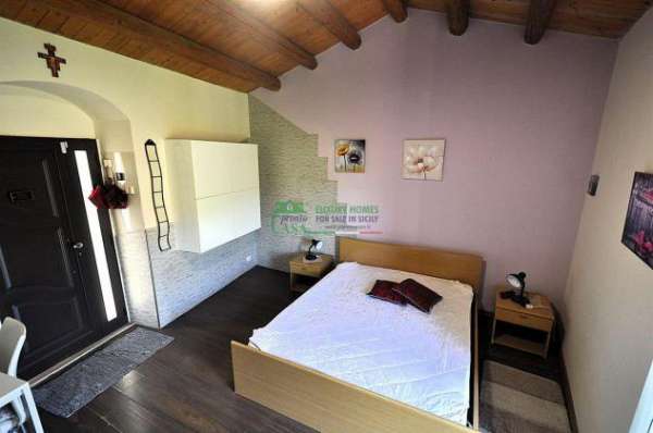 Foto Bilocale Arredato " IBLA "