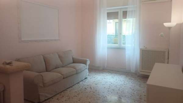 Foto bilocale arredato a torrione