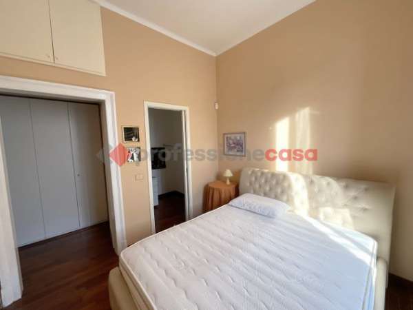 Foto BILOCALE ARREDATO CON BALCONE