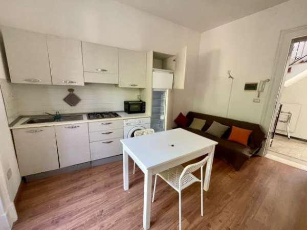 Foto Bilocale arredato in centro