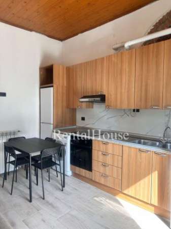 Foto Bilocale centralissimo a Monza con BALCONE