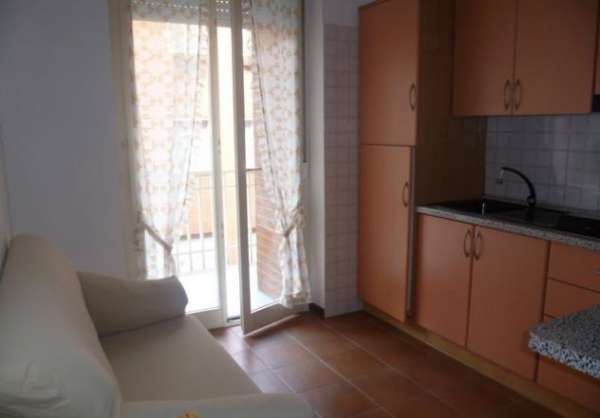 Foto Bilocale completamente arredato a Rimini