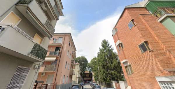Foto BILOCALE CON BALCONE E POSTO AUTO A MONZA