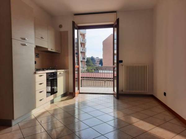 Foto Bilocale con garage