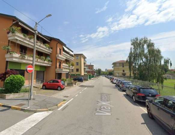 Foto Bilocale di 65 mq a 700 euro a Sedriano con balcone