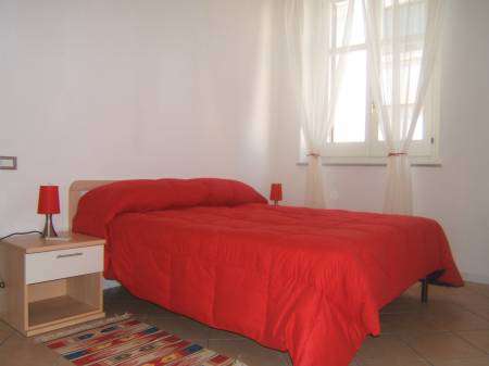 Foto BILOCALE DI FRONTE LA RINASCENTE