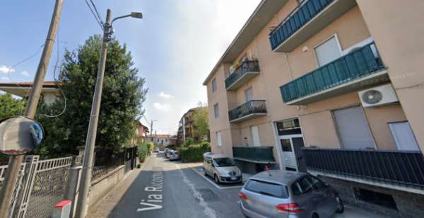 Foto Bilocale grande con garage privato e giardino