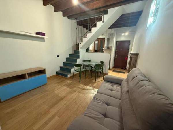 Foto Bilocale in affitto a Albiate