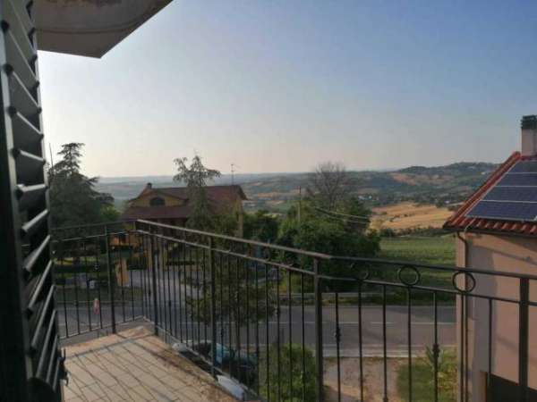 Foto Bilocale in affitto a Ancona