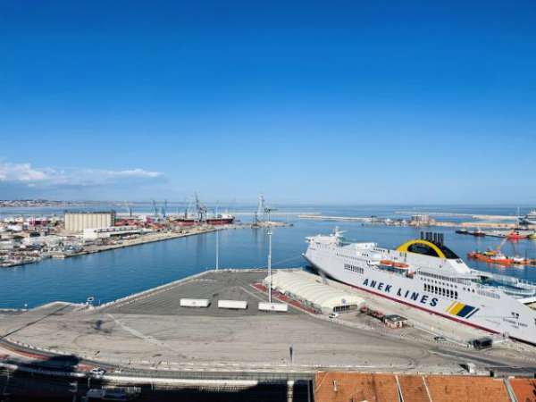 Foto Bilocale in affitto a Ancona