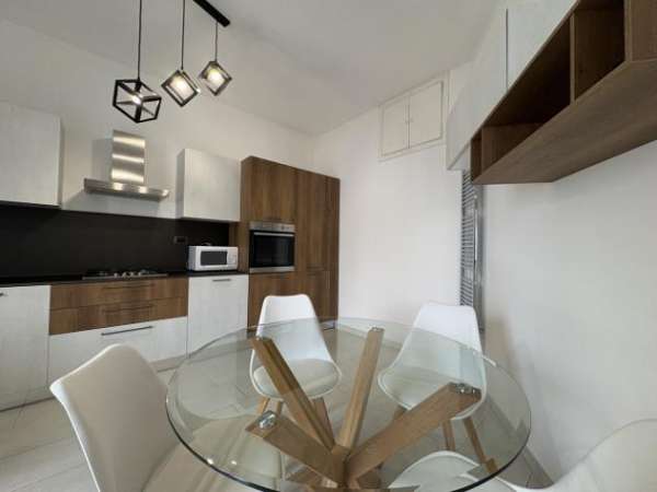 Foto Bilocale in affitto a Bollate