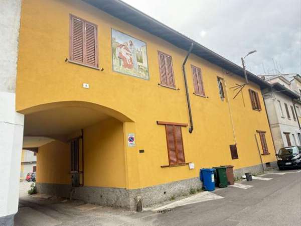 Foto Bilocale in affitto a Cabiate