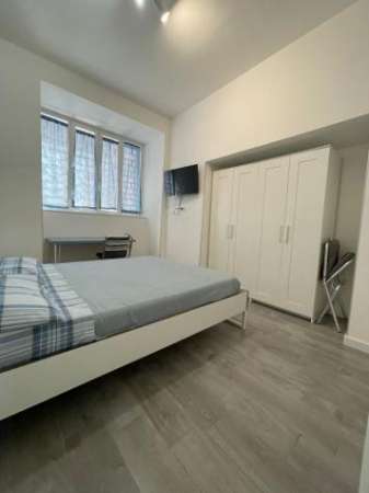 Foto Bilocale in affitto a Napoli