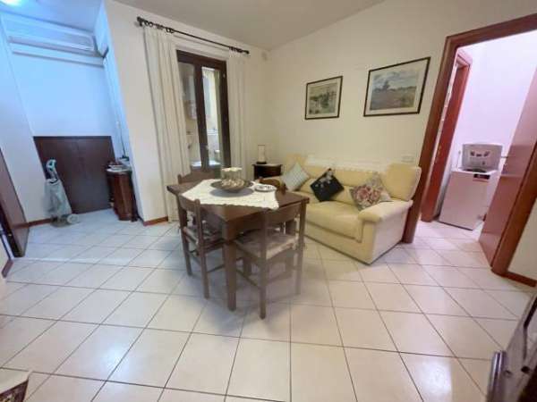 Foto Bilocale in affitto a Osimo