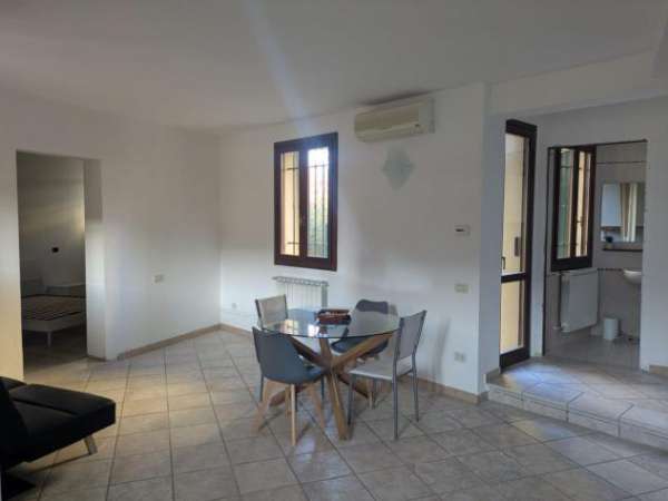 Foto Bilocale in affitto a Rovigo