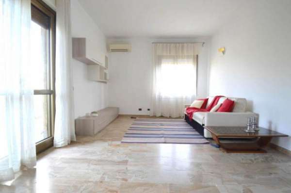 Foto Bilocale in affitto a Rozzano