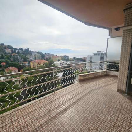 Foto Bilocale in affitto a Sanremo