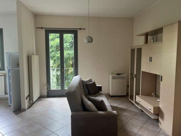 Foto Bilocale in affitto a Uboldo