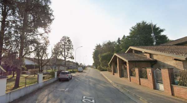 Foto Bilocale in villa con ampio giardino privato