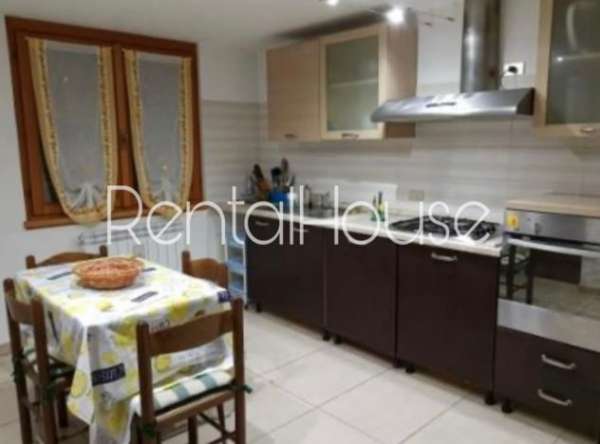 Foto BILOCALE IN VILLA SINGOLA LIBERO SUBITO