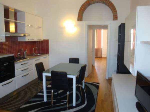 Foto BILOCALE PORTA ROMANA ARREDATO