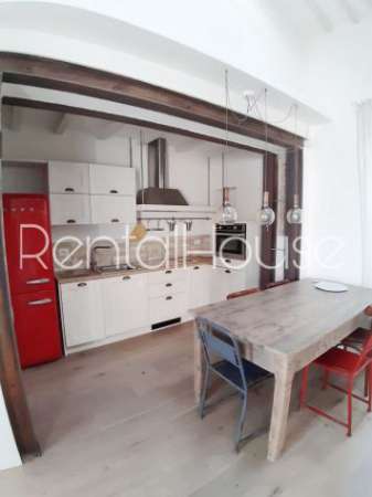 Foto BILOCALE RISTRUTTUATO A MONZA VICINO ALLA VILLA REALE SPESE INCLUSE