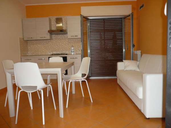 Foto Bilocale Signorile Arredato dotato di ogni comfort