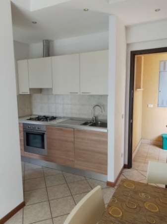 Foto Bilocale termoautonomo arredato balcone box doppio