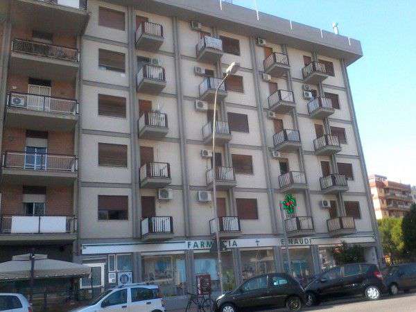 Foto Bilocale Viale Einaudi arredato Risc Autonomo San Pasquale