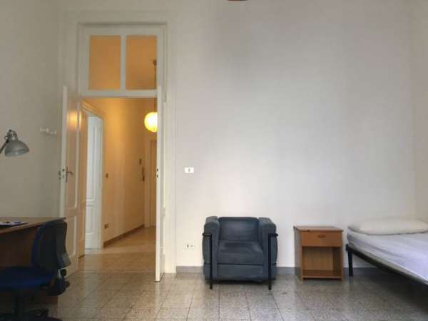 Foto bivani arredato in locazione via Trevisani/C.so Italia