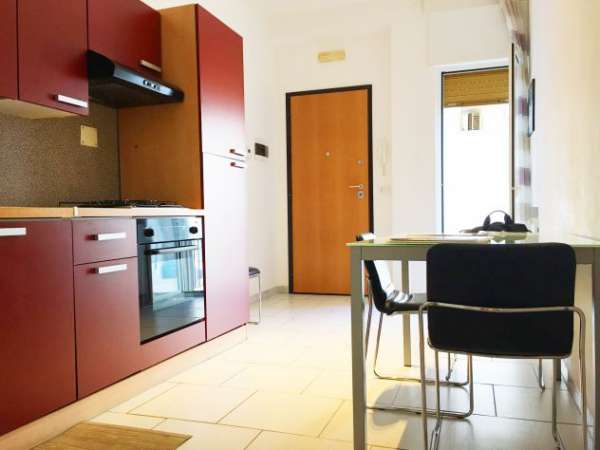 Foto Bivani arredato via Laterza - Policlinico/Stazione