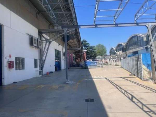 Foto Bologna Arcoveggio - Affittasi capannone