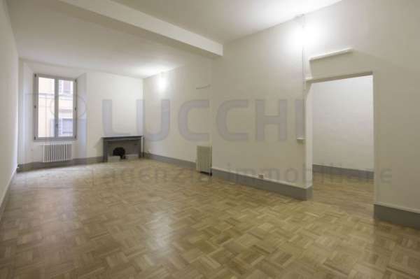 Foto Bologna Centro Via Marsala ampio ufficio ristrutturato