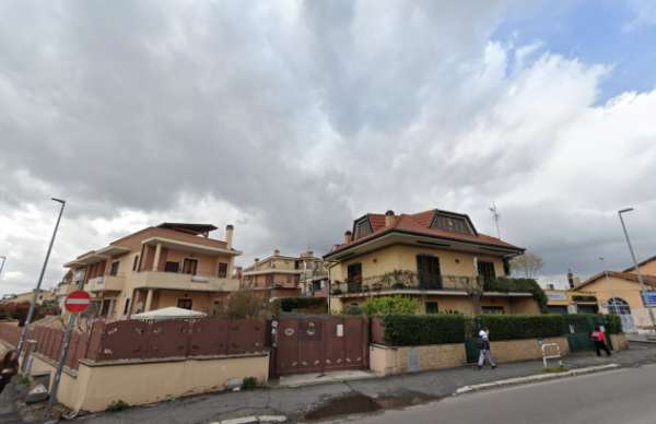 Foto BORGHESIANA BILOCALE ARREDATO CON POSTO AUTO