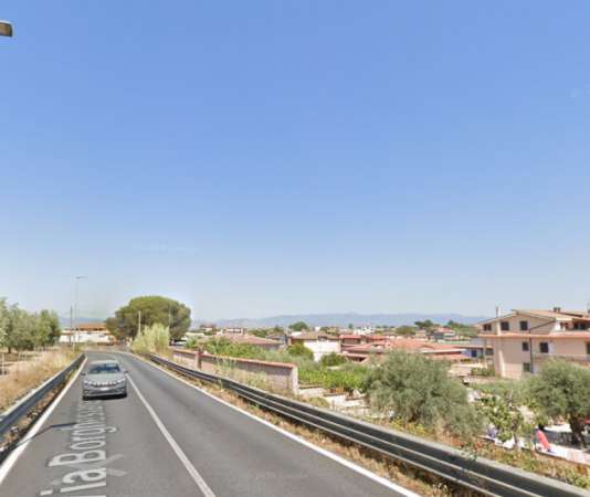 Foto BORGHESIANA QUADRILOCALE CON DOPPI SERVIZI