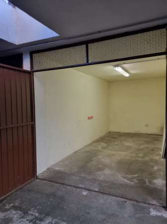 Foto BOX AUTO m. 2,50 x 5,70 - AFFITTASI in fraz. Gerbido GRUGLIASCO