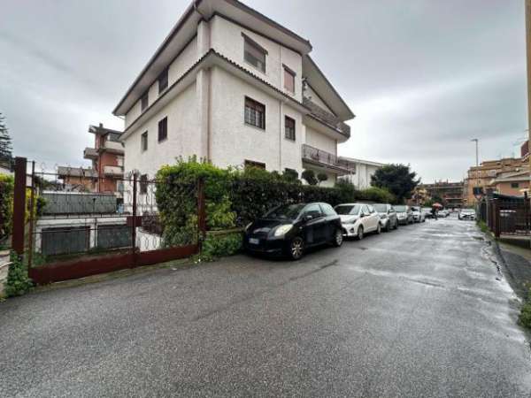 Foto Box in affitto a Ciampino - 12mq