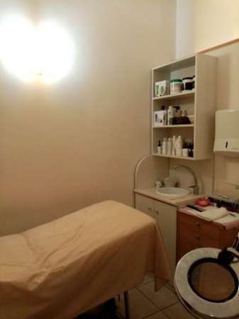 Foto Cabina per estetica in affitto