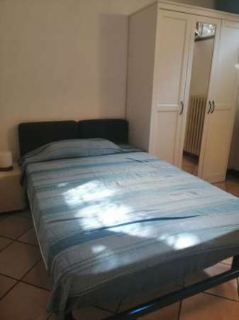Foto Camera 14 mq con letto una piazza e mezzo solo giovani ragazze