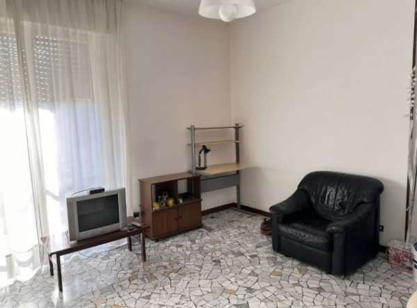 Foto Camera ad uso privato a 490eu-vicino MM2