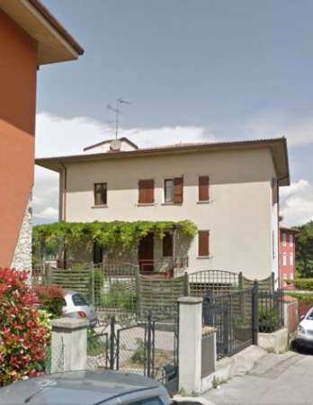 Foto Camera arredata con bagno privato a Desenzano del Garda (Brescia)