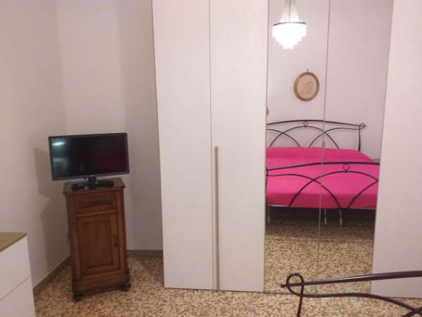 Foto Camera arredata uso singolo Santa Viola BO.