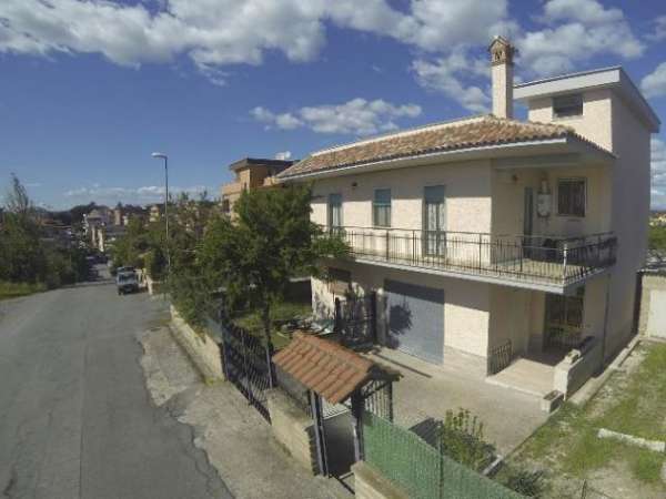 Foto CAMERA BUFALOTTA / PORTA DI ROMA IN VILLINO INDIPENDENTE